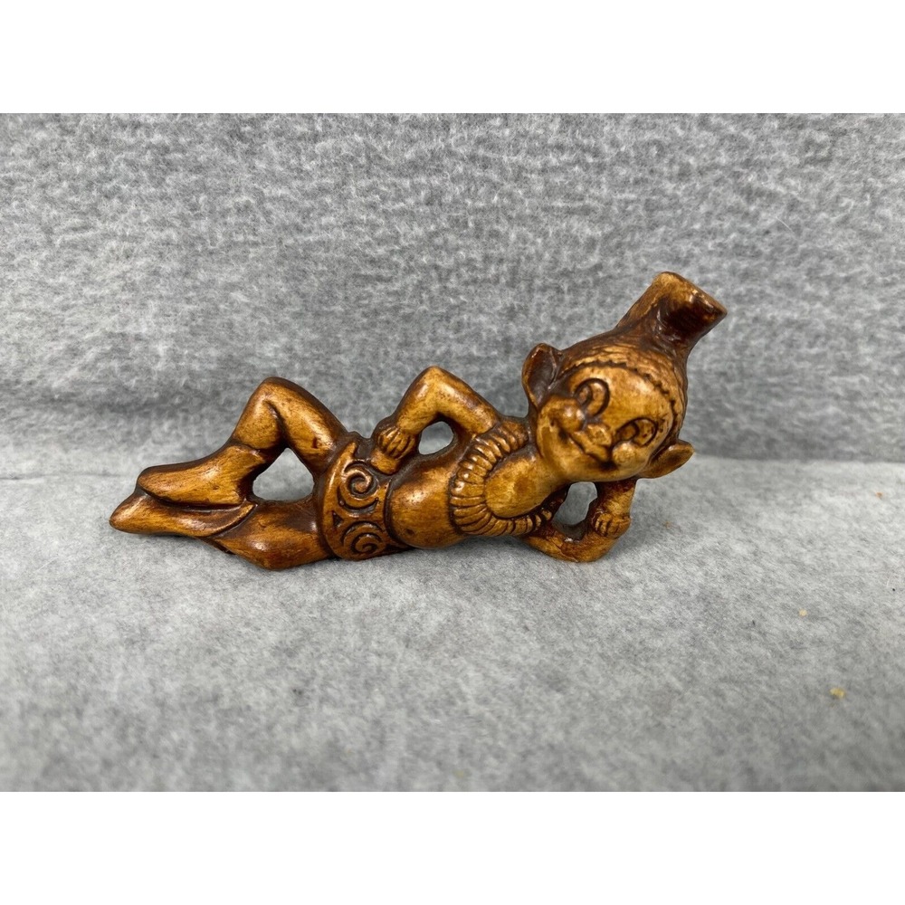 Vintage Carved Wood Hawaiian Figure Menehue with‎ Mahiole 4.25"